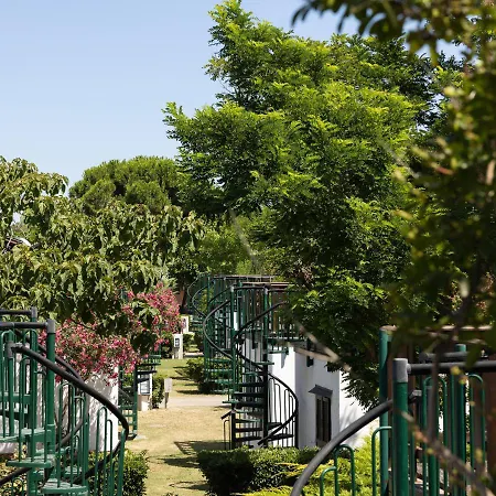 Mare Pineta Resort 3*