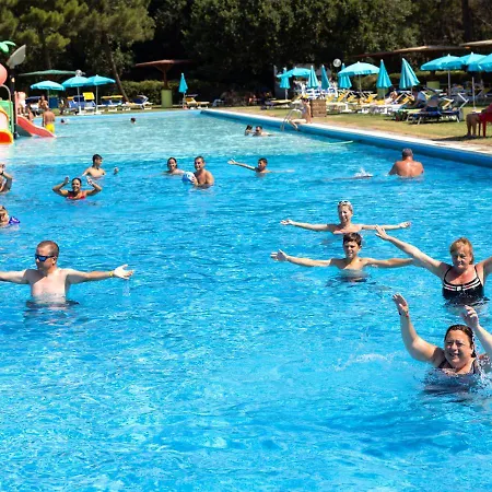 Mare Pineta منتجع كاسال بورسيتي